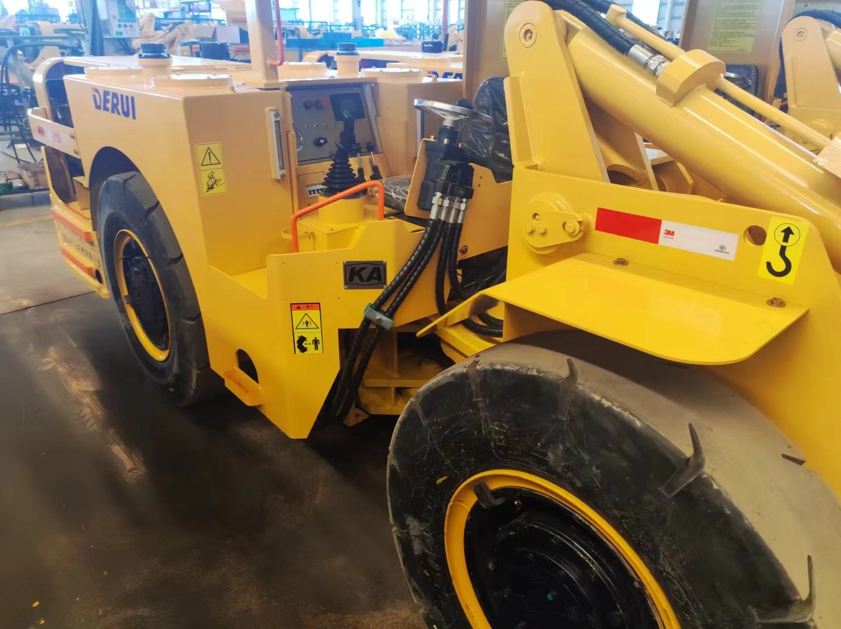 Cube Loader Machine Mini Underground Loader Compact Tunnel Use Underground Equipment Bucket ...